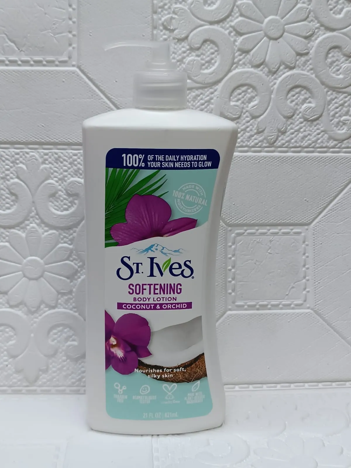 St. Ives Softening Body Lotion Coconut & Orchid Extract 621ml