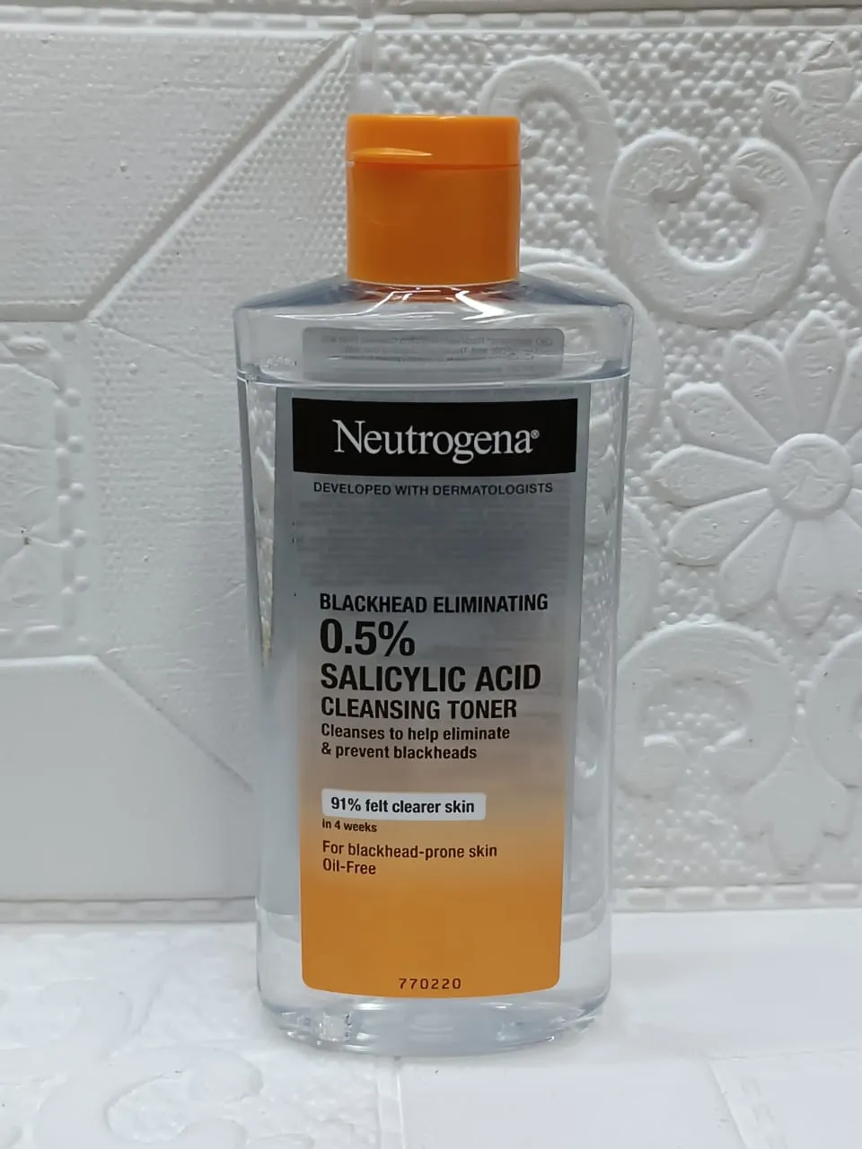 Neutrogena Black Head Eliminating Cleansing Toner 200ml
