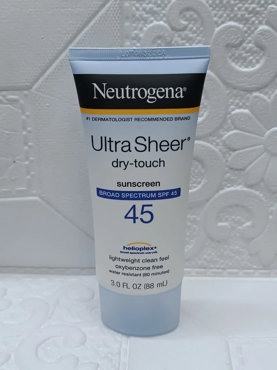 Neutrogena Ultra Sheer Dry Touch Sunscreen SPF45 88ml